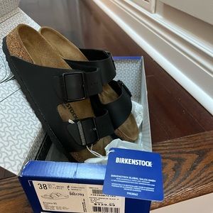 NWT Birkenstock Arizona , Black Leather , size 38 ( fits size US 7.5- 8)